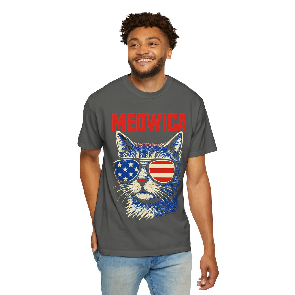 Meowica Cat T-Shirt — Patriotic American Flag Sunglasses Tee